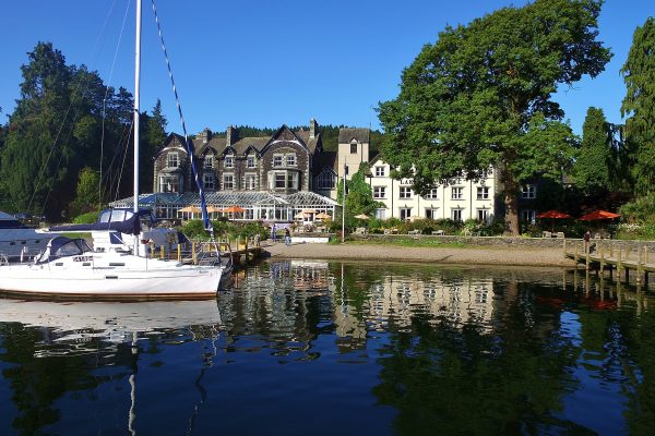 Lakeside Hotel